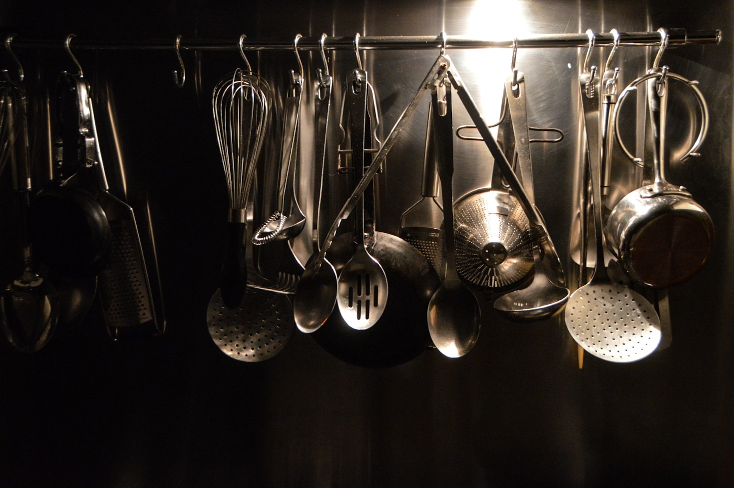 The Benefits of Cooking in Transparent Cookware